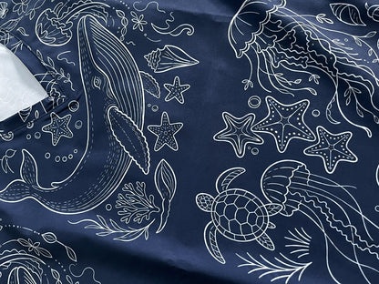 Ballenas del Mar Azul Marino Top Clínico Mujer (A pedido)