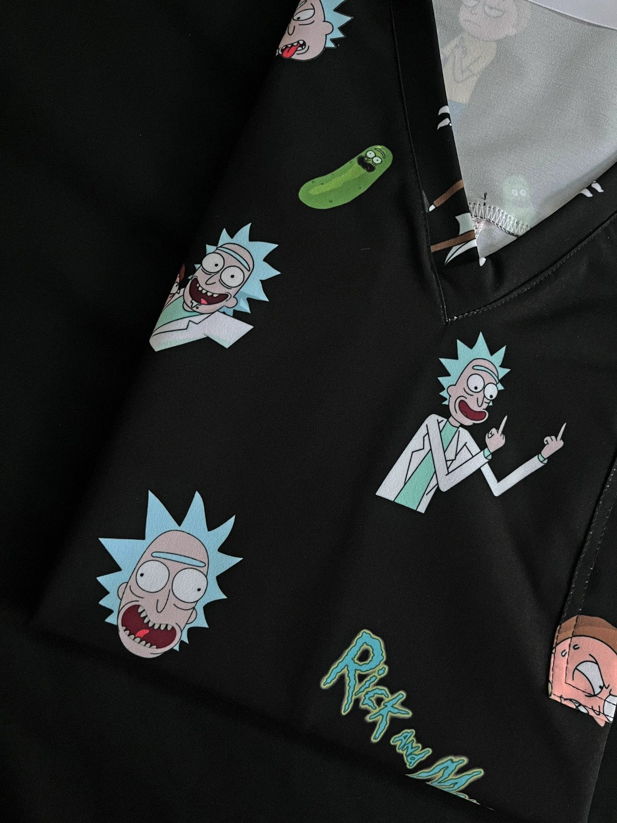 Rick and Morty Negro Top Clínico Hombre (A pedido)