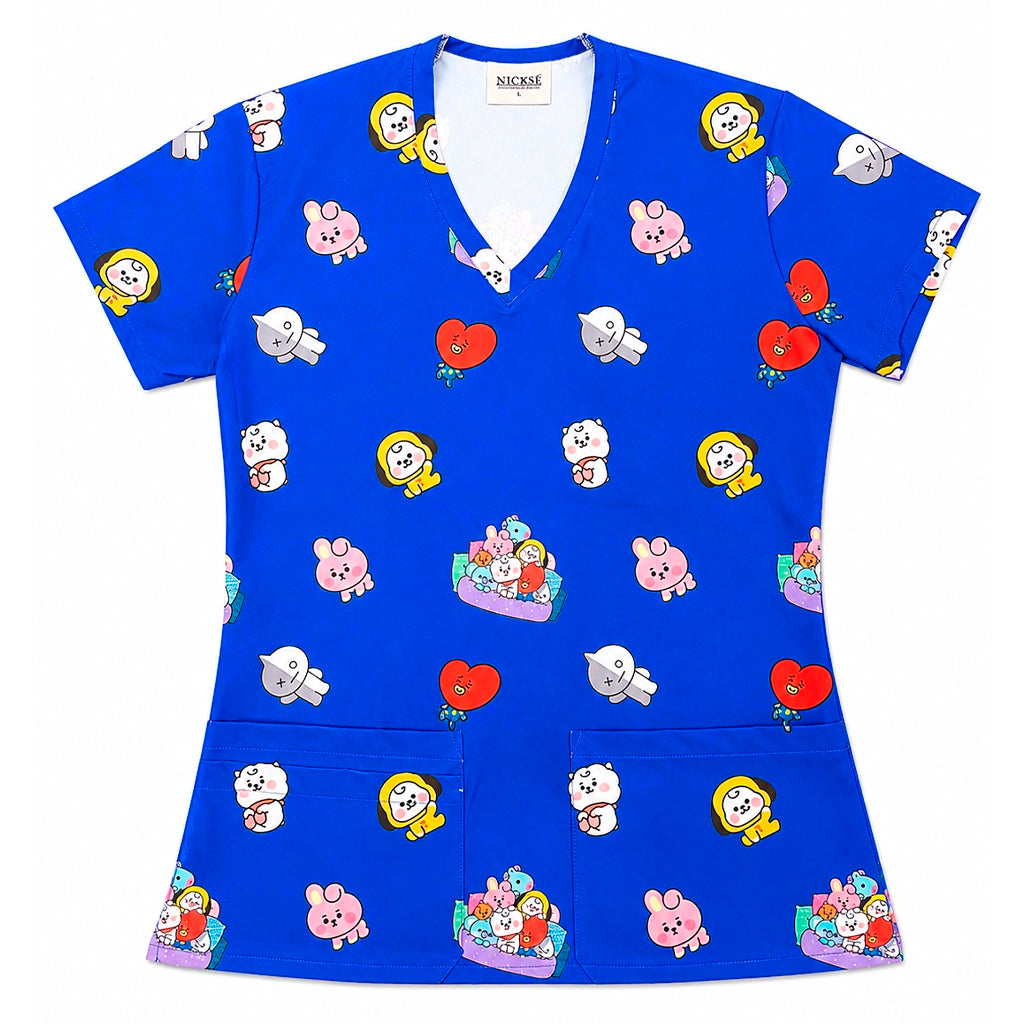 Top clínico de mujer con diseño BT21 Friends Azul Rey, vista 3