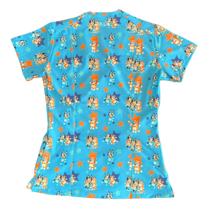 Bluey amigos celeste Top Clinico Mujer (A pedido)