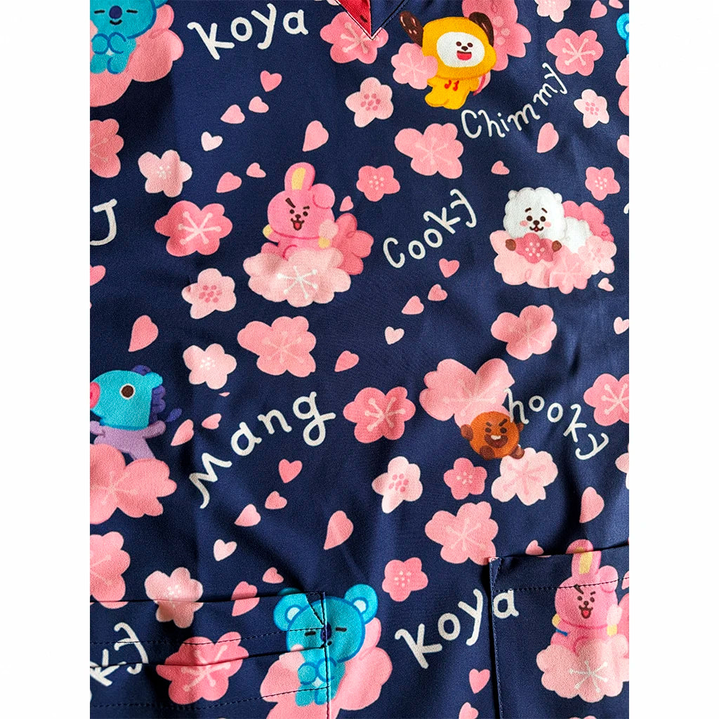 Top clínico mujer antifluido estampado BT21 flores de cerezo azul marino