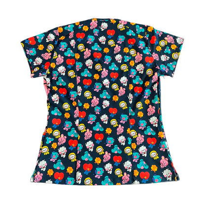 Top Clínico BT21 Mini Friends — Uniforme K-pop ARMY Antifluido