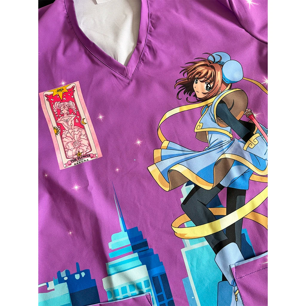 Top clínico mujer antifluido estampado Card Captor Sakura morado