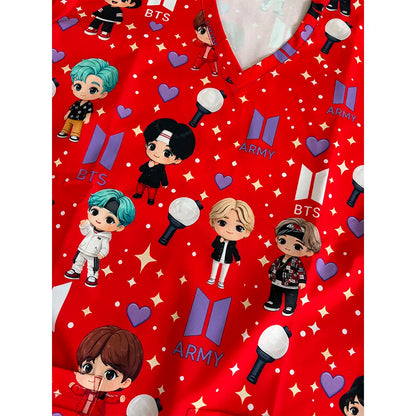 Detalle de la tela antifluido del top clínico BTS Kawaii Rojo