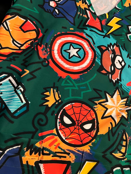 Top Clínico Marvel Educadora de Párvulos Verde Mujer (A pedido)