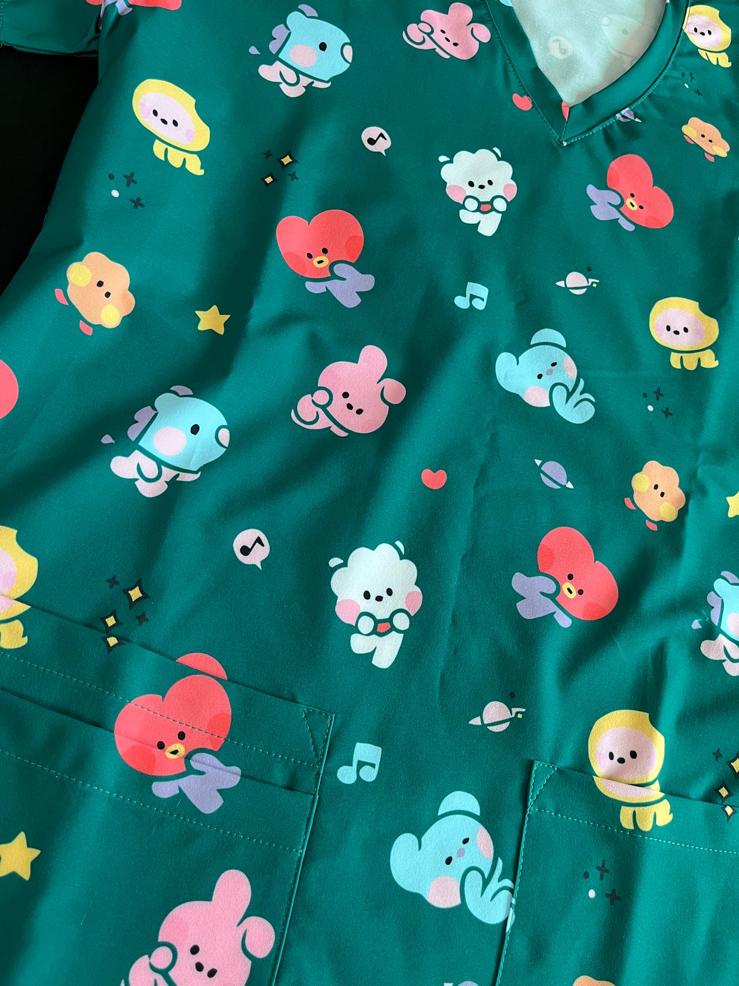 BT21 Verde Top Clínico Mujer (A pedido)