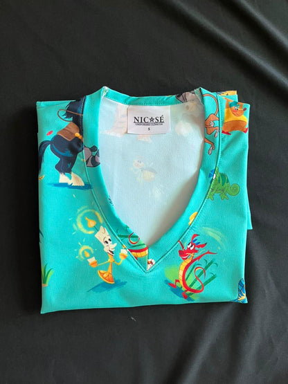 Mundo Encantado Top Clínico Mujer (A pedido)