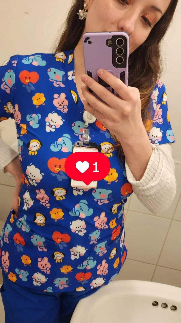 Enfermera ARMY con top clínico azul estampado BT21 BTS Nicosé Uniformes