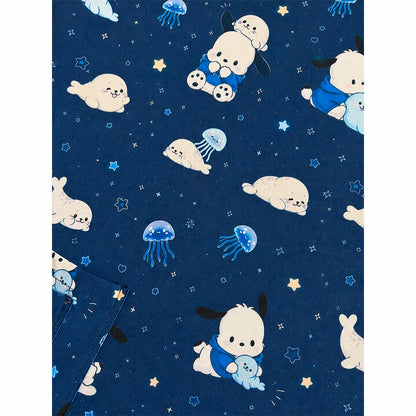 Top clínico hombre antifluido estampado Pochacco azul marino