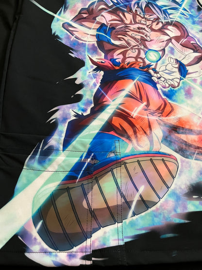 Detalle tela sublimada Goku fondo negro - top clínico hombre Nicosé