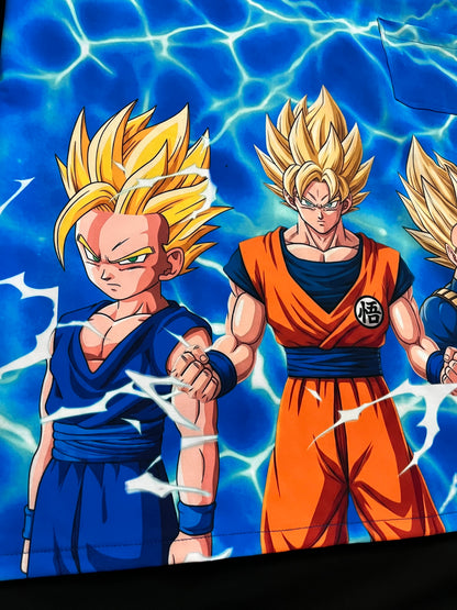 Detalle tela sublimada Goku Vegeta Super Saiyan - top clínico hombre Nicosé