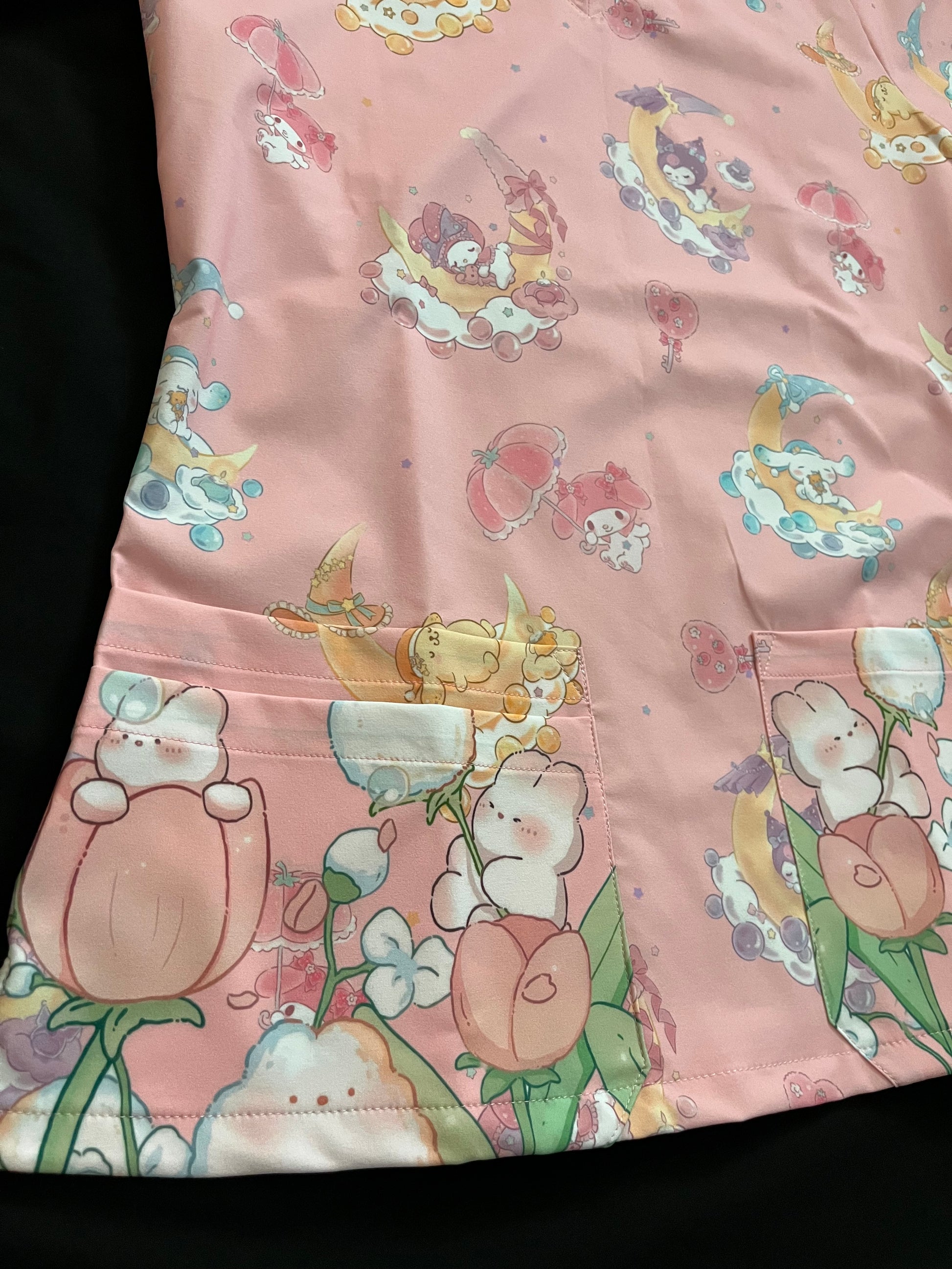 Detalle tela sublimada My Melody - top clínico mujer Nicosé