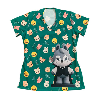 Top clínico mujer Stray Kids verde Wolfchan frente - Nicosé uniformes clínicos Chile