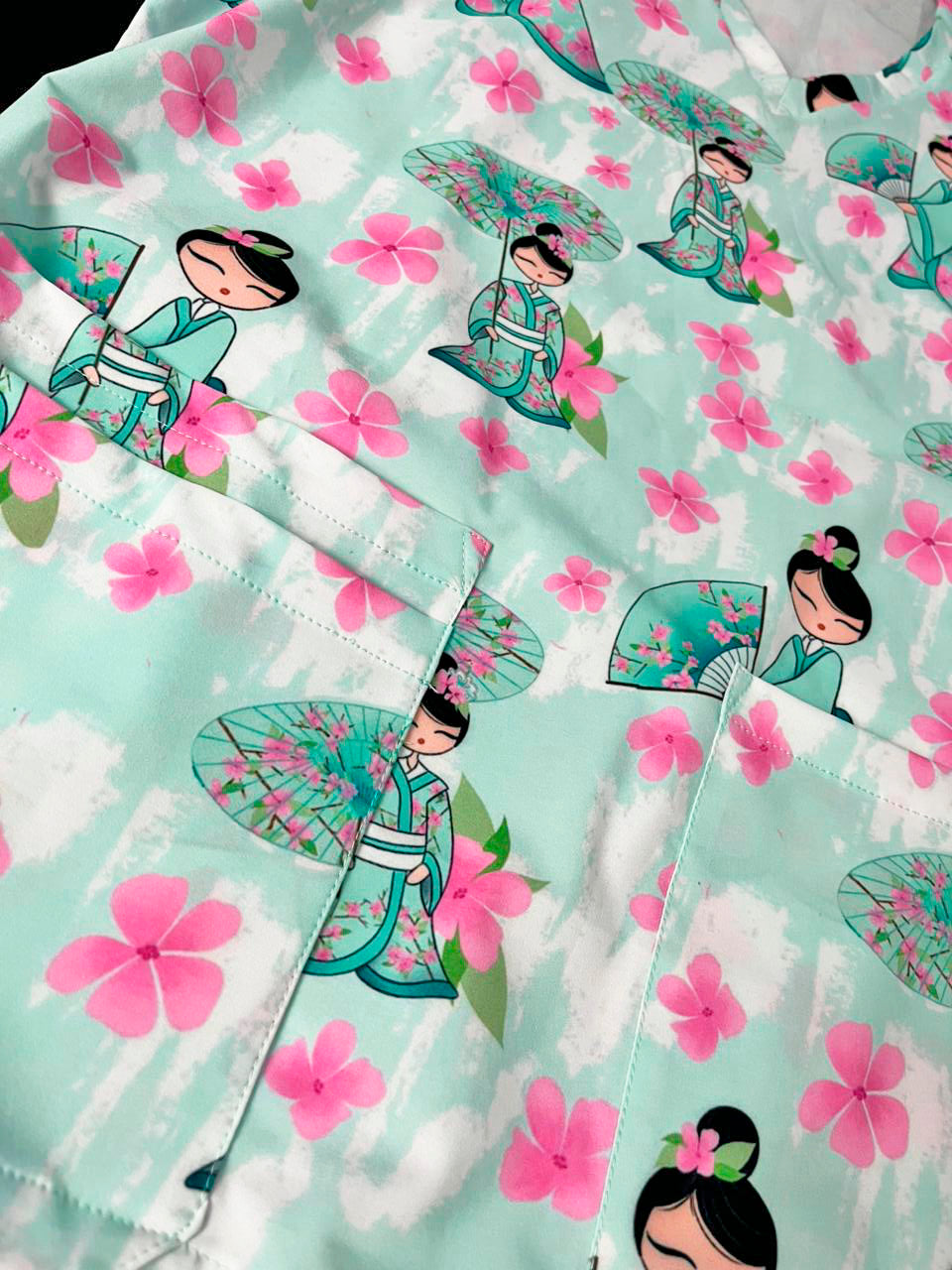 Elegancia oriental Top Clinico Mujer (A pedido)