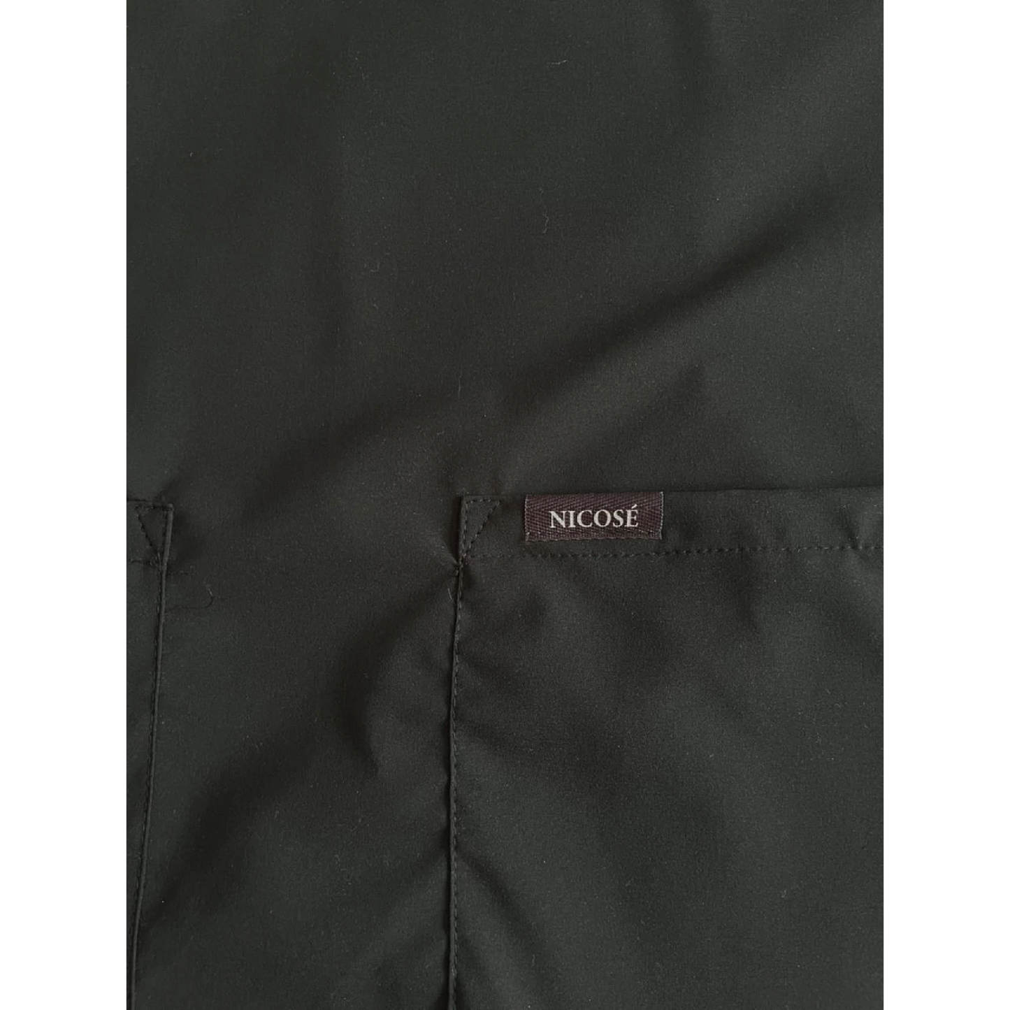 Top Esencial Antifluido Negro