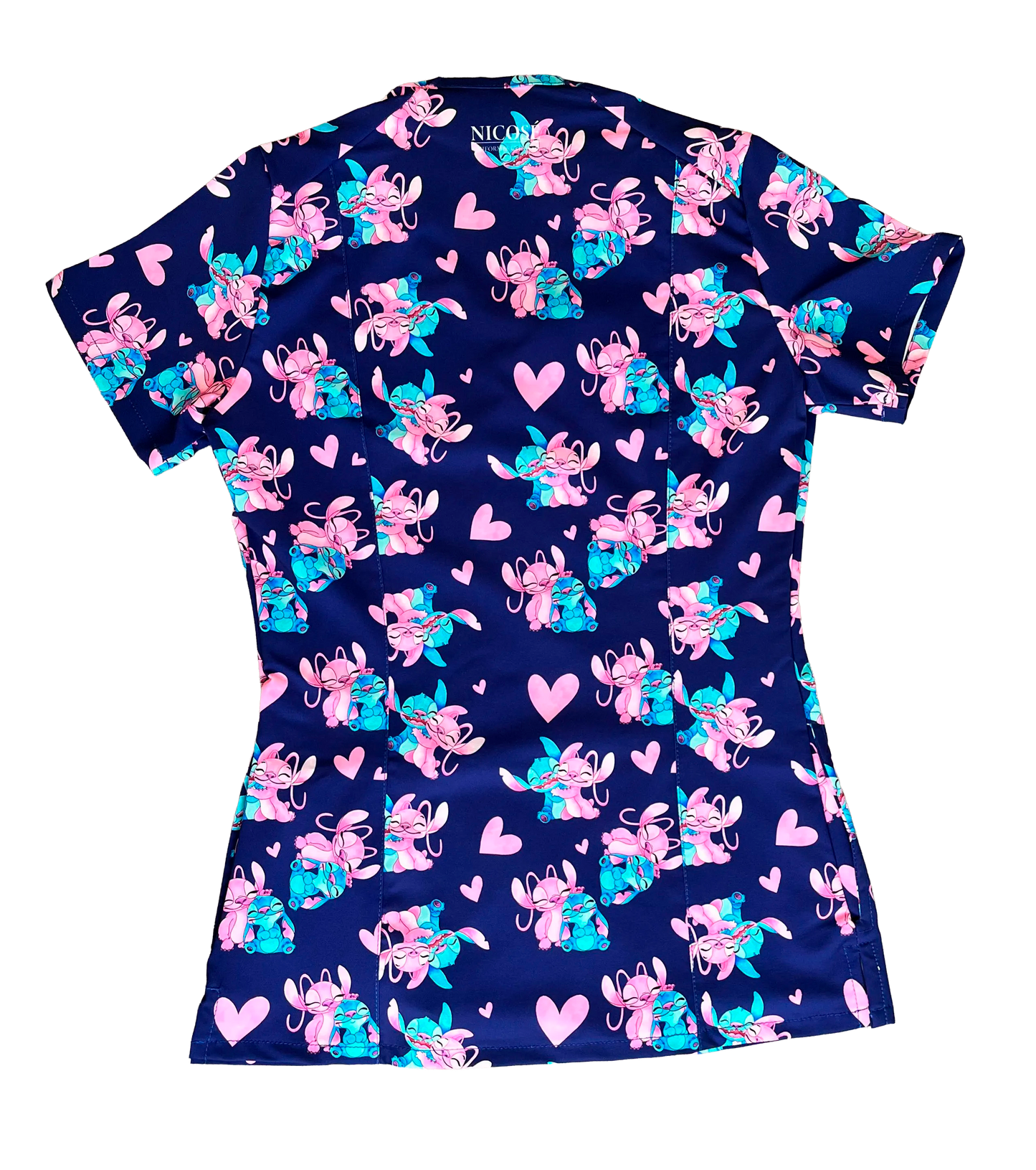 Top clínico de mujer con diseño Stitch y Angel, vista 2