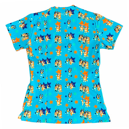 Bluey amigos celeste Top Clinico Mujer (A pedido)
