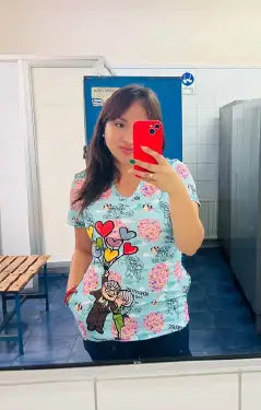 TENS con uniforme clínico estampado personalizado Nicosé Chile